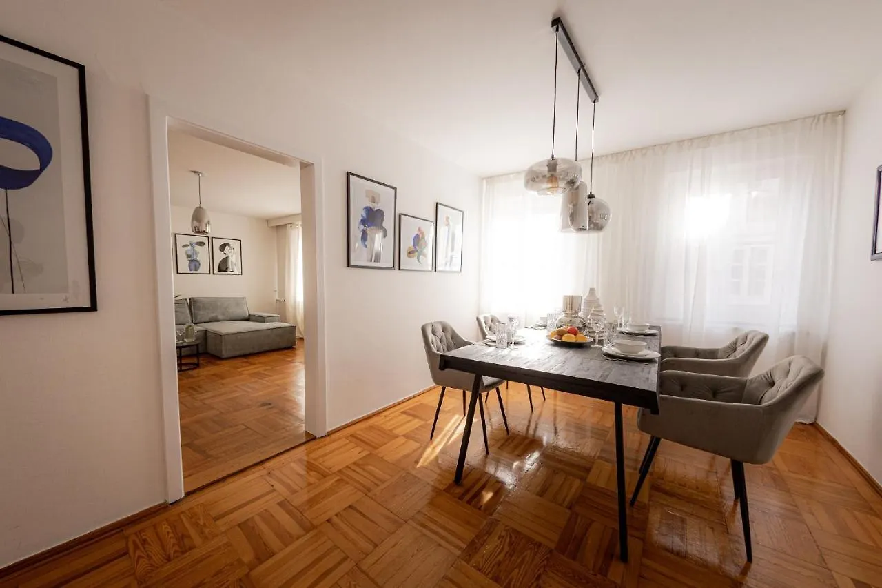 Bonnystay Gallery: Central, Kitchen, Wlan, Parking Landshut Deutschland